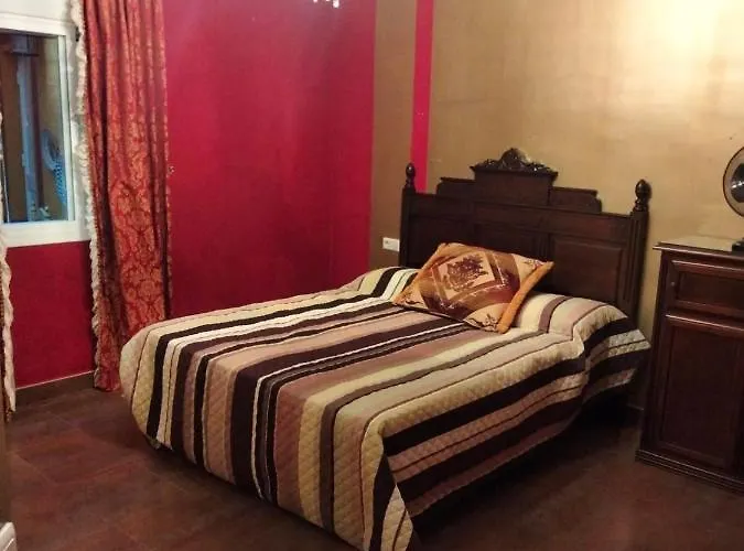 En Pleno Centro De 3 3 Banos Privados Marchena (Seville)