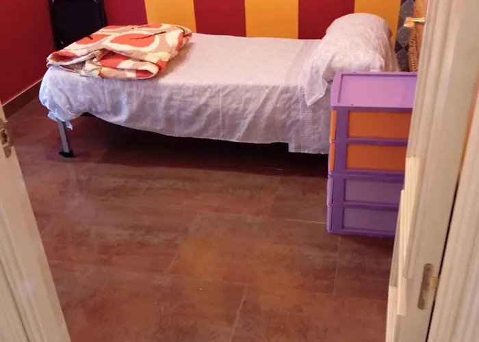 En Pleno Centro De 3 3 Banos Privados * Marchena (Seville)